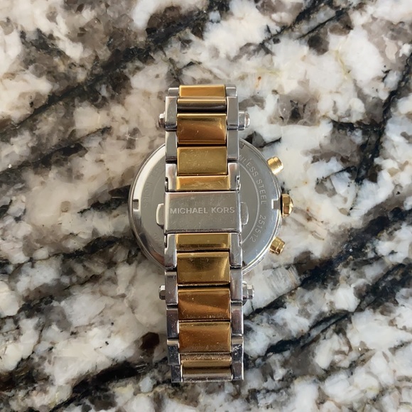 MK WATCH - Picture 2 of 2